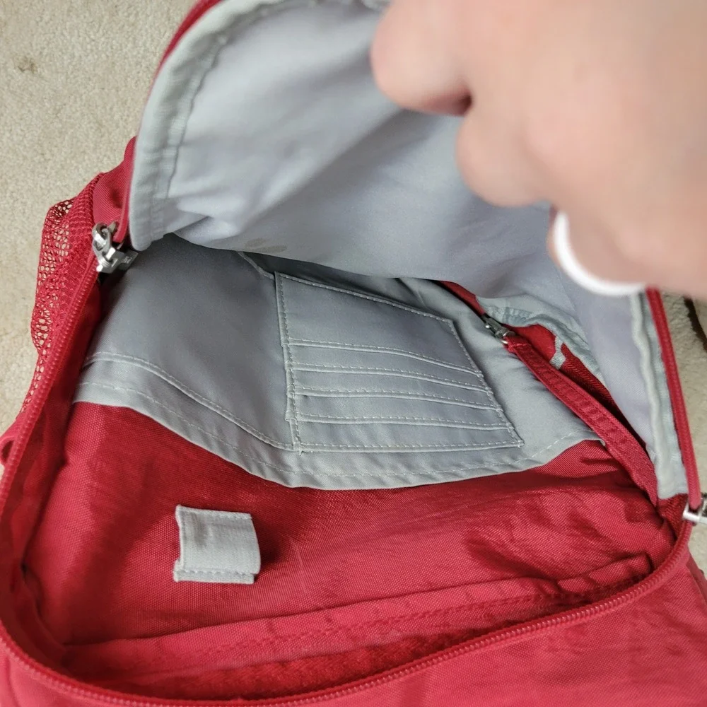 Baggallini Sling Crossbody Bag Purse Backpack Nylon Red One Strap - Picture 8 of 12